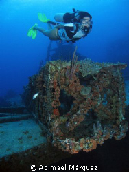 Arlin at Witshoal wreck, St. Thomas. by Abimael Márquez 